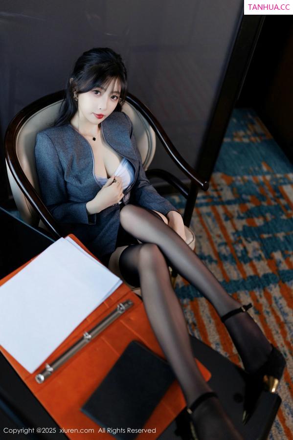   [XiuRen]高清写真图 2025.03.03 No.9957 樱桃小阑子 黑丝美腿第22张图片